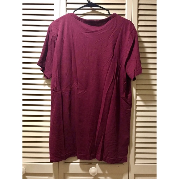 ✨SOLD ✨PINK Tshirt with beautiful neckline - Picture 2 of 3